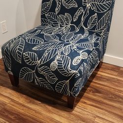 2 Lounge Chairs