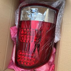 GMC Sierra Tail lights (07-13)