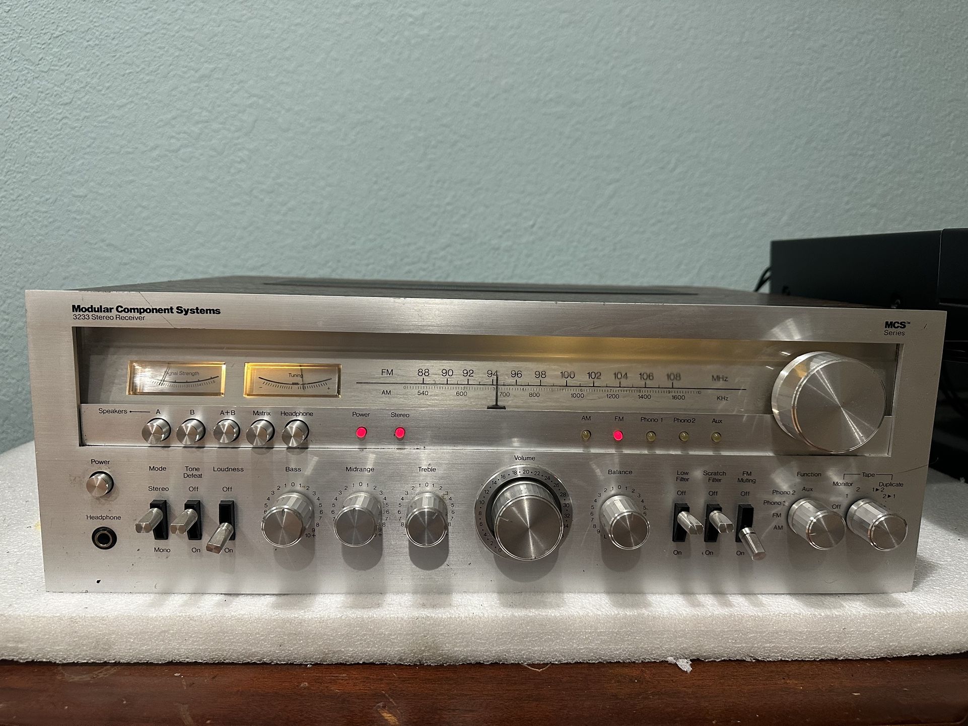 Vintage Modular Component Systems 3233 AM/FM Stereo Receiver wood case