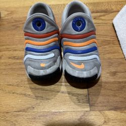 Nike Dynamo Kids Size 7