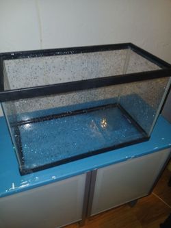 10 gallon fish tank like new