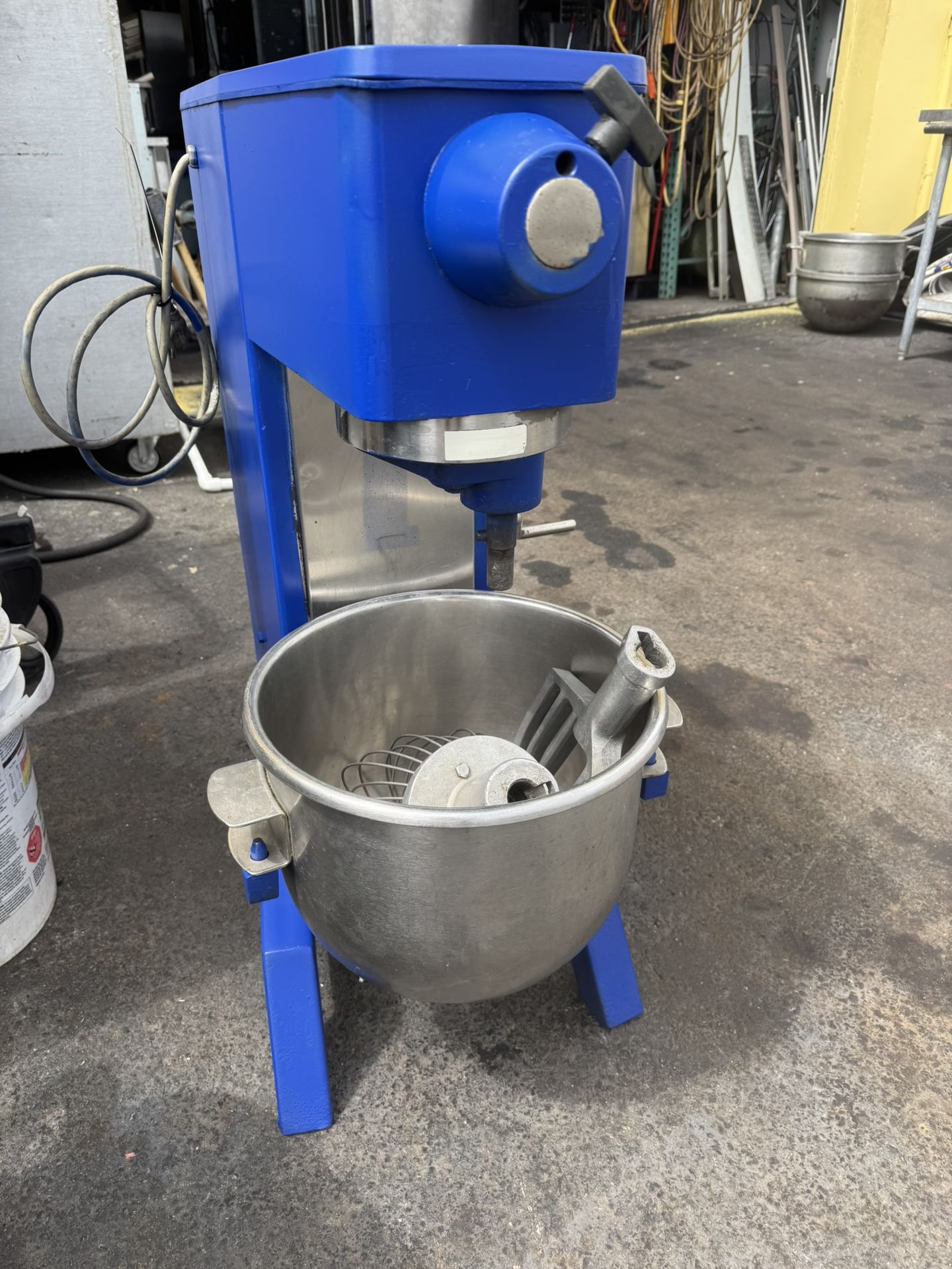 20 quart dough mixer with whip and paddle ready to go to work
