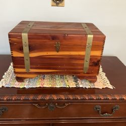 Rare Vintage Cedar Chest / Box Pilliod Stanton Ohio