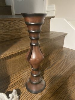 Dark candle holder