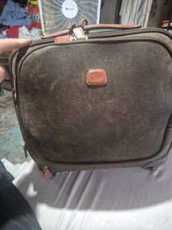 Travel bag with wheels