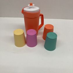 Set De Mini Vasitos Y Jarrita Tupperware 