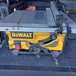 DEWALT 15 Amp Corded 8-1/4 in. Compact Portable Jobsite Tablesaw (DWE7480)