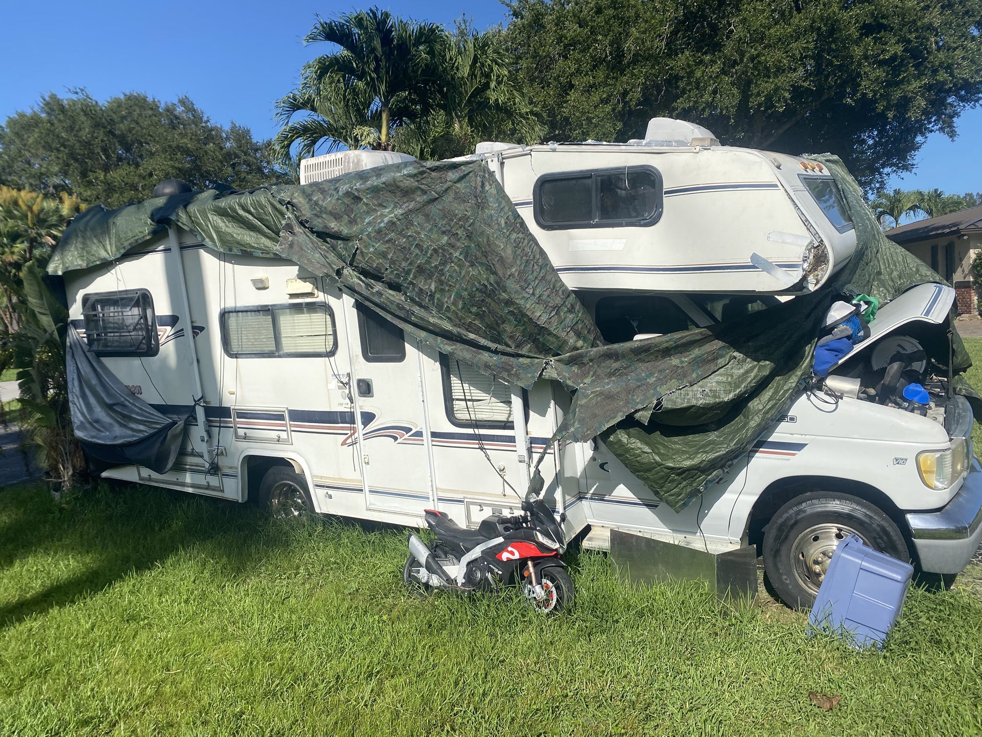2000 Coachmen RV …. Must Sell Runs