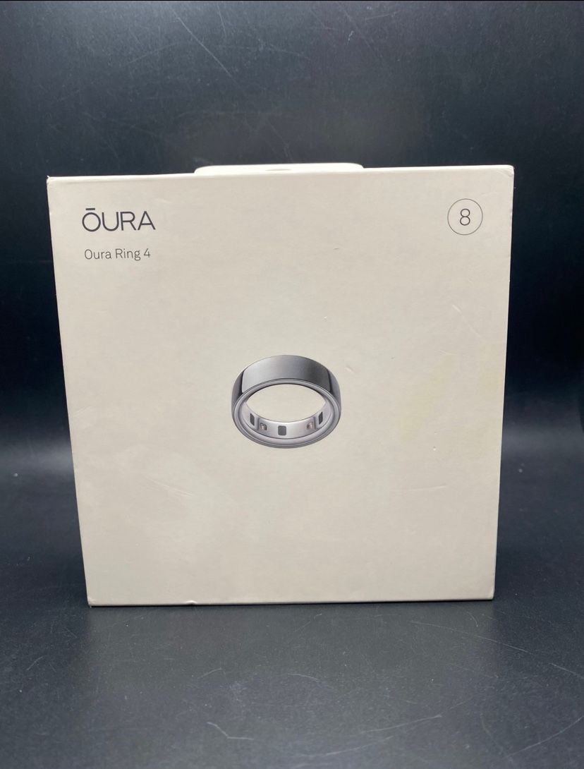Oura Ring 4 Smart Ring - Size 8 - Silver Open Box (Minor Scratching)