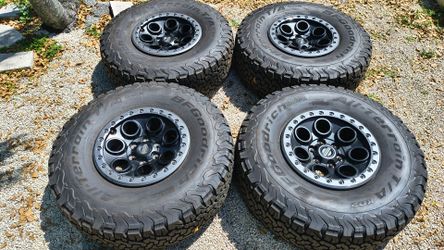 NEW 2026 Ford Raptor F-150 Beadlocks 17" Wheels and Tires