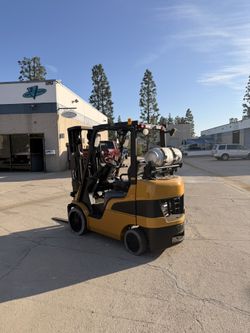 Caterpillar Forklift 