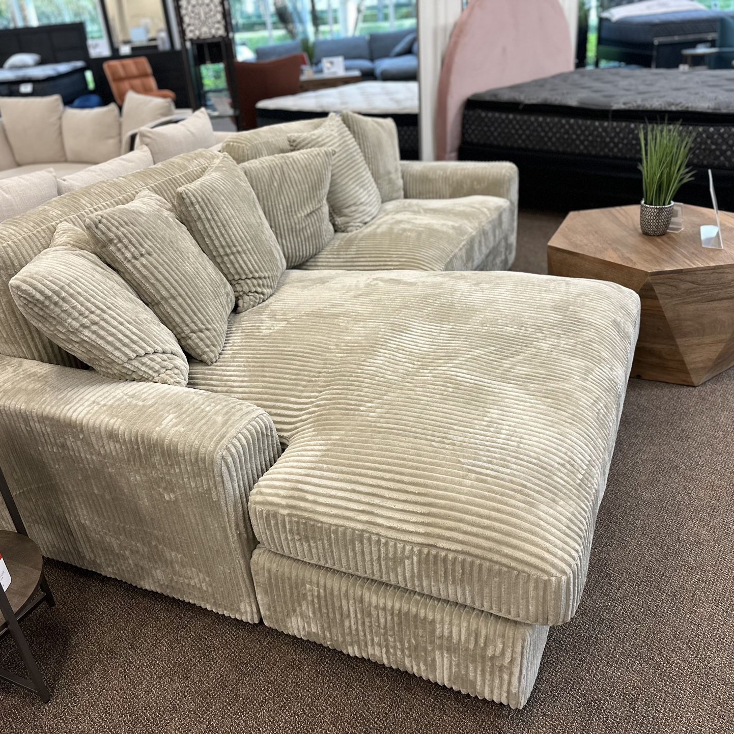 Brand new sectional in box- shop now pay later. 🔥Free Delivery🔥 