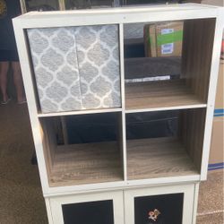 Storage / Shelves / Cubby