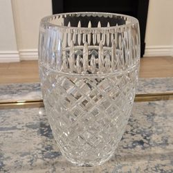Brand New Elegant Diamond Cut Large Crystal Flower Vase. 12x7 inches