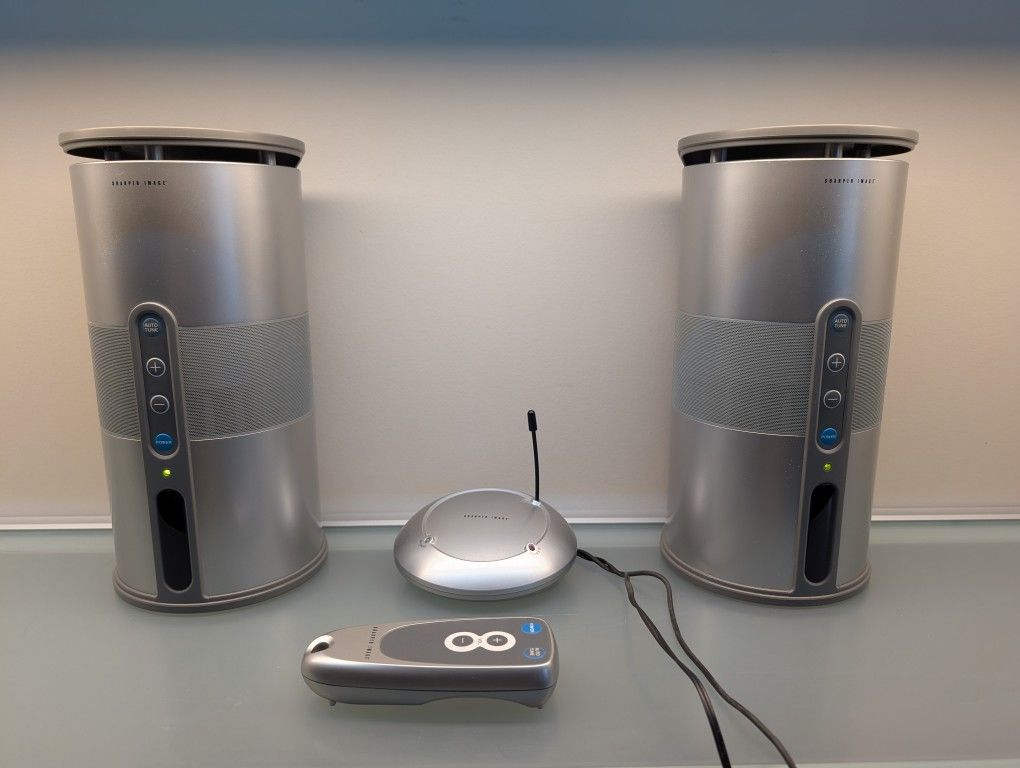 Sharper Image CT413 Indoor Outdoor Wireless Speakers
Original box and manual
All parts included
Tested and works great
Futuristic styling and indoor