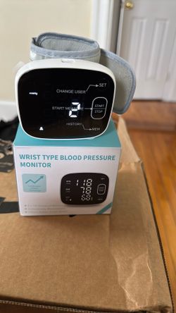 WRIST TYPE BLOOD PRESSURE MONITOR