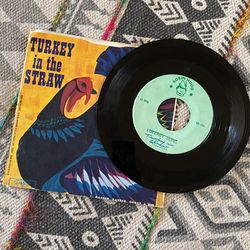 VINTAGE MID CENTURY CHILDREN’S RECORD ** MISLABELED ERROR ❗️ MISPRINT LABEL **COLLECTIBLE VINYL