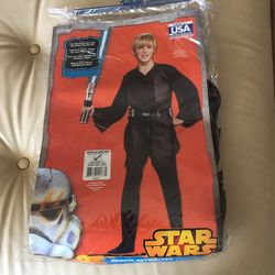 Star Wars A akin Skywalker Medium 8-10