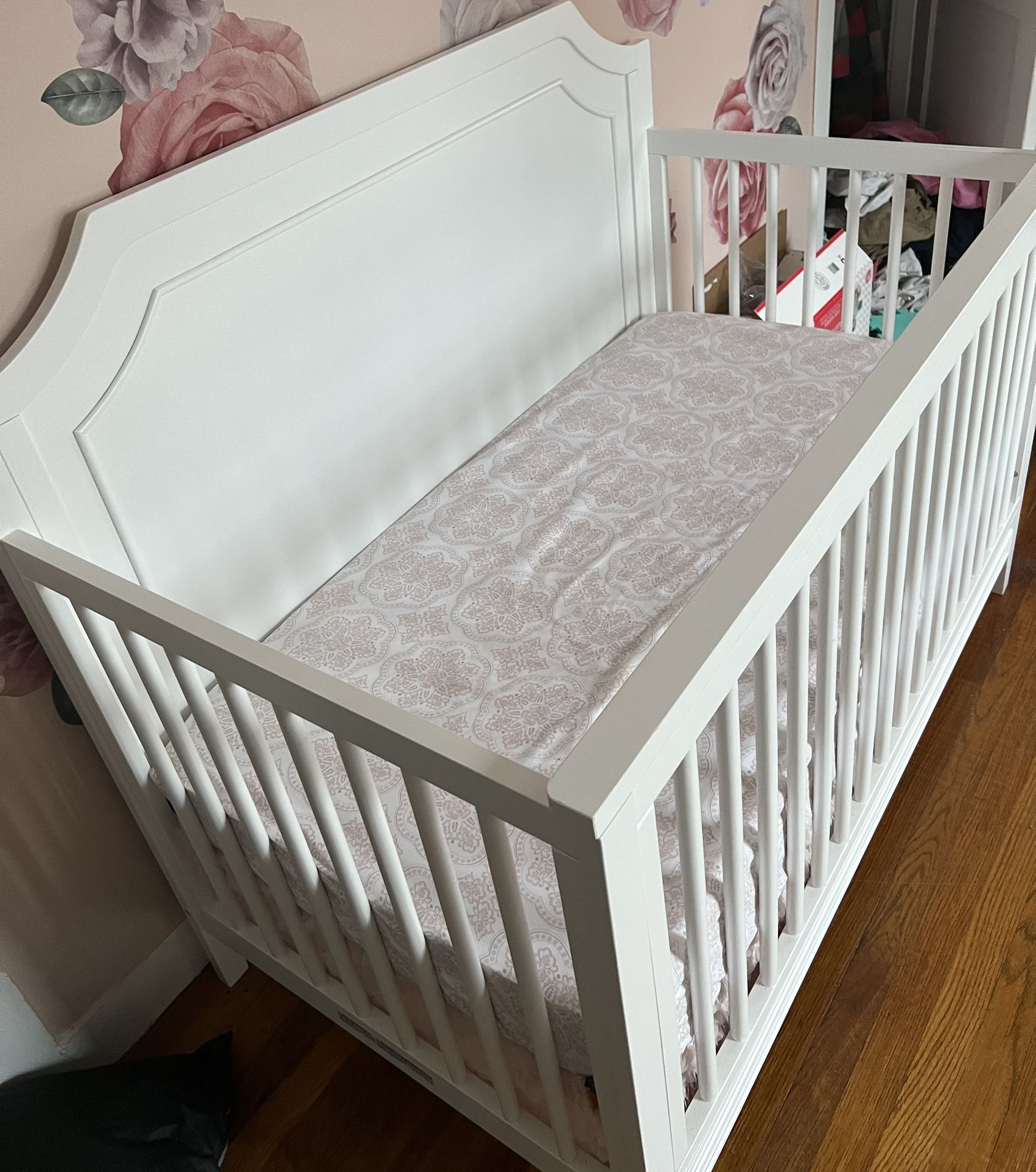 Baby Crib With Mattress And Dresser