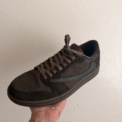 Jordan 1 Low Travis Scott Velvet 
