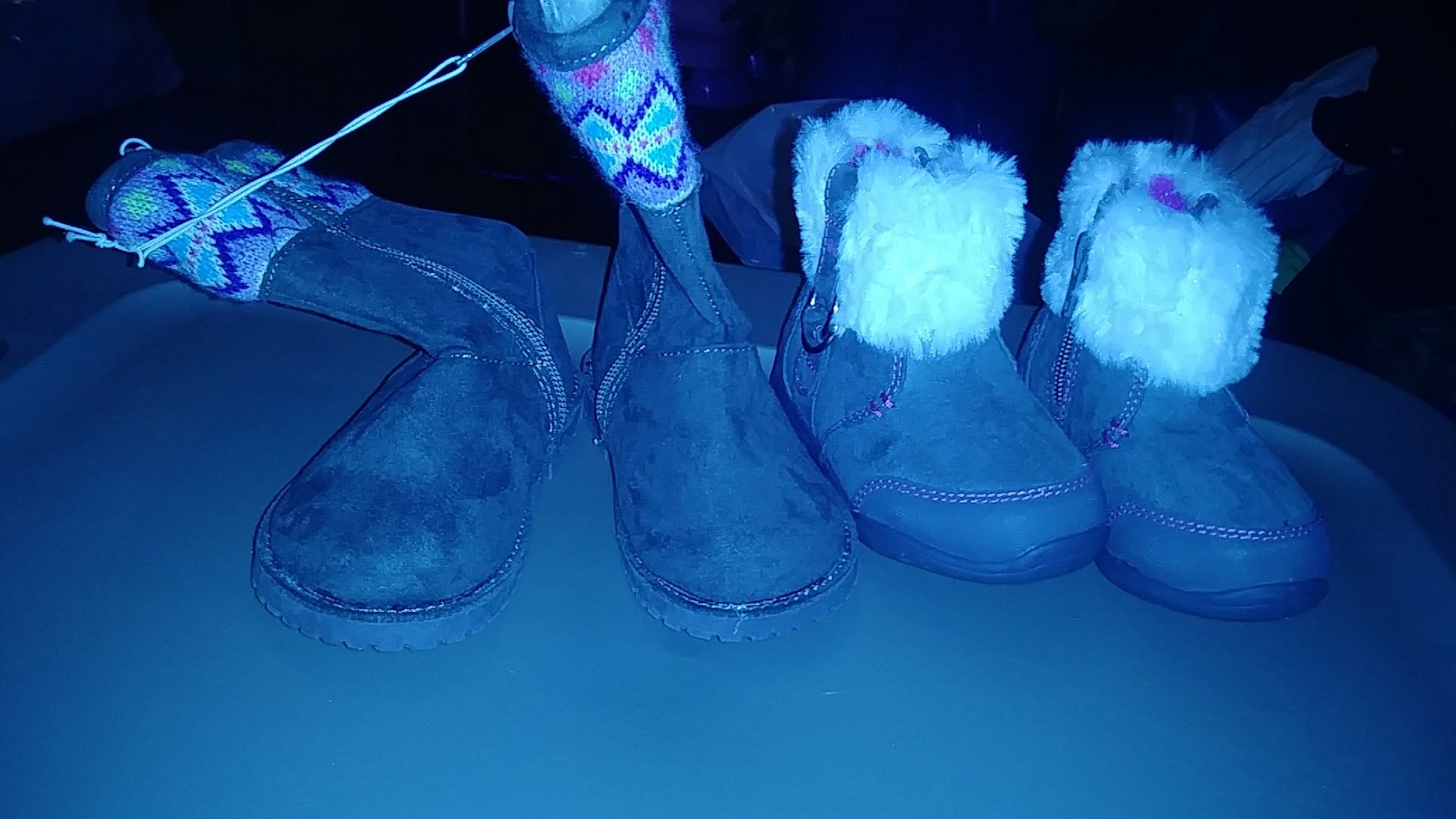 Lil girls size 6 and 5 both pairs