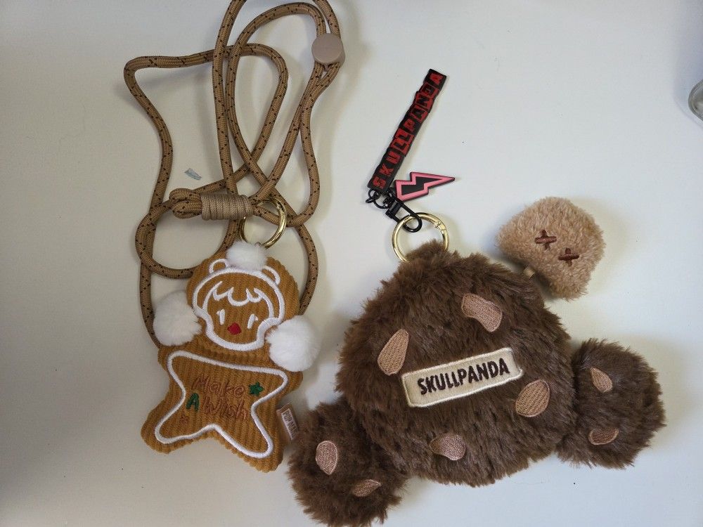 Popmart Skullpanda Plush Keychain 