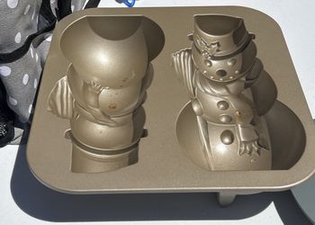 Williams Sonoma snowman cake pan mold 3D for Sale in Chicago, IL - OfferUp