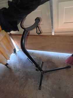 Guitar stand