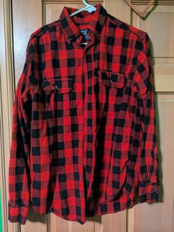 Faded Glory Red & Black Buffalo Check Flannel Shirt (Men's Small / 34-36)