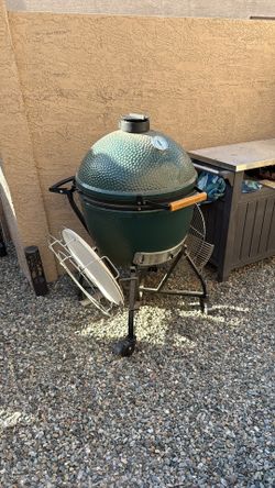 XL Big Green Egg With Multiple Accessories 