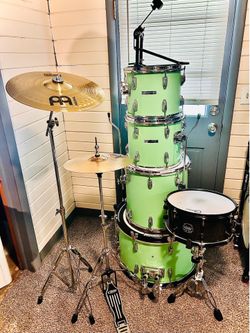 TJ percussion drum set w/extra