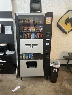 Dual Candy And Drink Machine . 