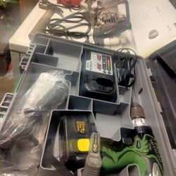 Skilsaw. Hitachi Taladro 18 V. UN Martillo UN Serucho De Sejeta 