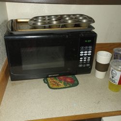 Microwave 2yrs Old great condition