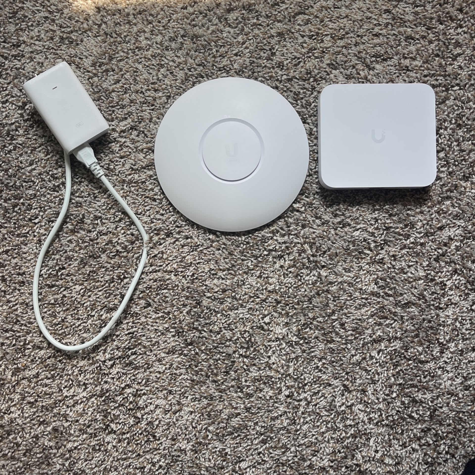 Ubiquiti Unifi U6 Pro AP+ Cloud Gateway Utra + FREE PoE injector