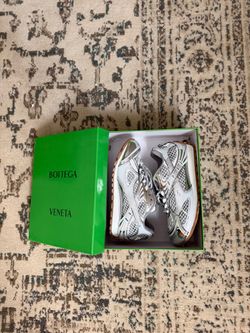 Bottega Veneta Orbit –White/Silver, Size 8 US /41 EU