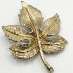 Vintage Gold Tone Textured Maple Leaf Pin Brooch$15