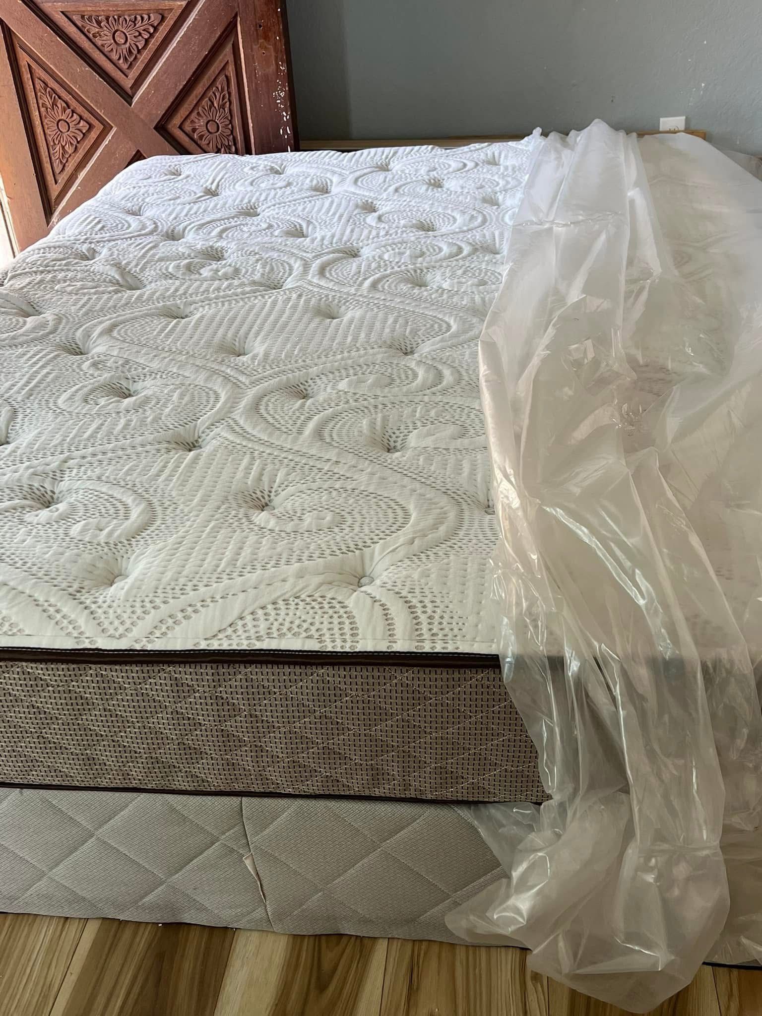 USED QUEEN SIZE MATTRESS ONLY