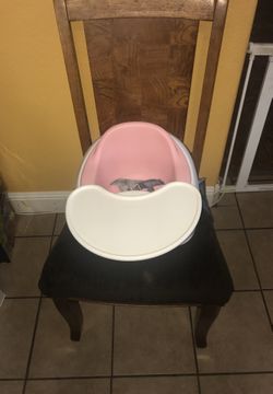 Bombo booster seat slightly use