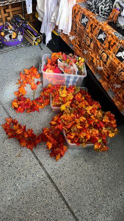 Autumn leaf decor