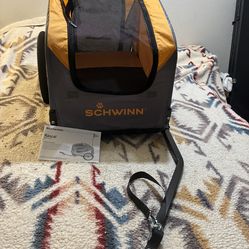 Schwinn Rascal Pet Trailer, a bicycle attachment designed to transport pets