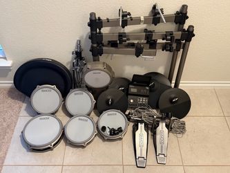 Simmons Titan 70 Electronic Drum Kit With Mesh Pads & Bluetooth Standard