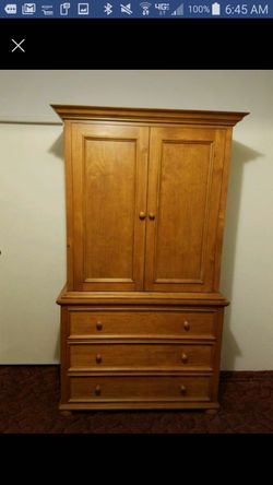 Hard Oakwood Armoire