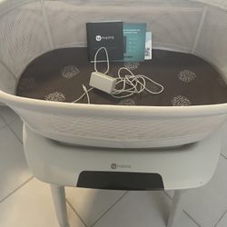 4 Moms Bassinet