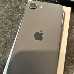 iPhone 16e, LIKE NEW Condition, Used Only 3 Weeks