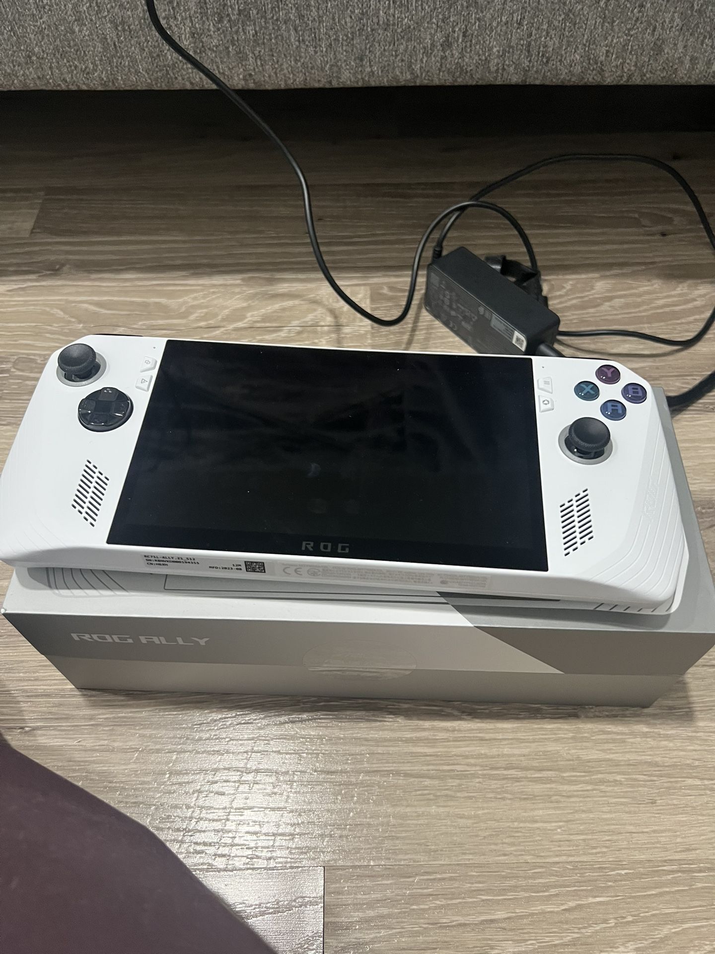 Hand Held Gaming PC- Republic Of Gamers