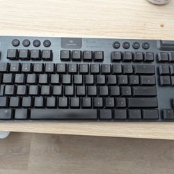 Logitech G915TKL
