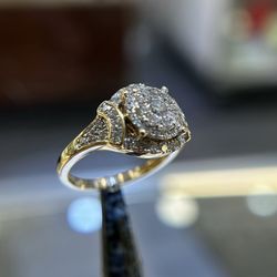 14KT GOLD LADIES DIAMOND RING 2TCW