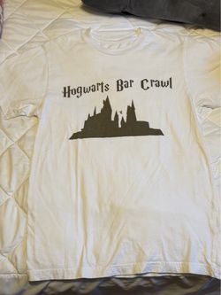 New! Sz L Hogwarts  bar crawl tshirt