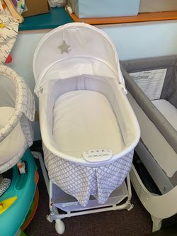 Delta white bassinet